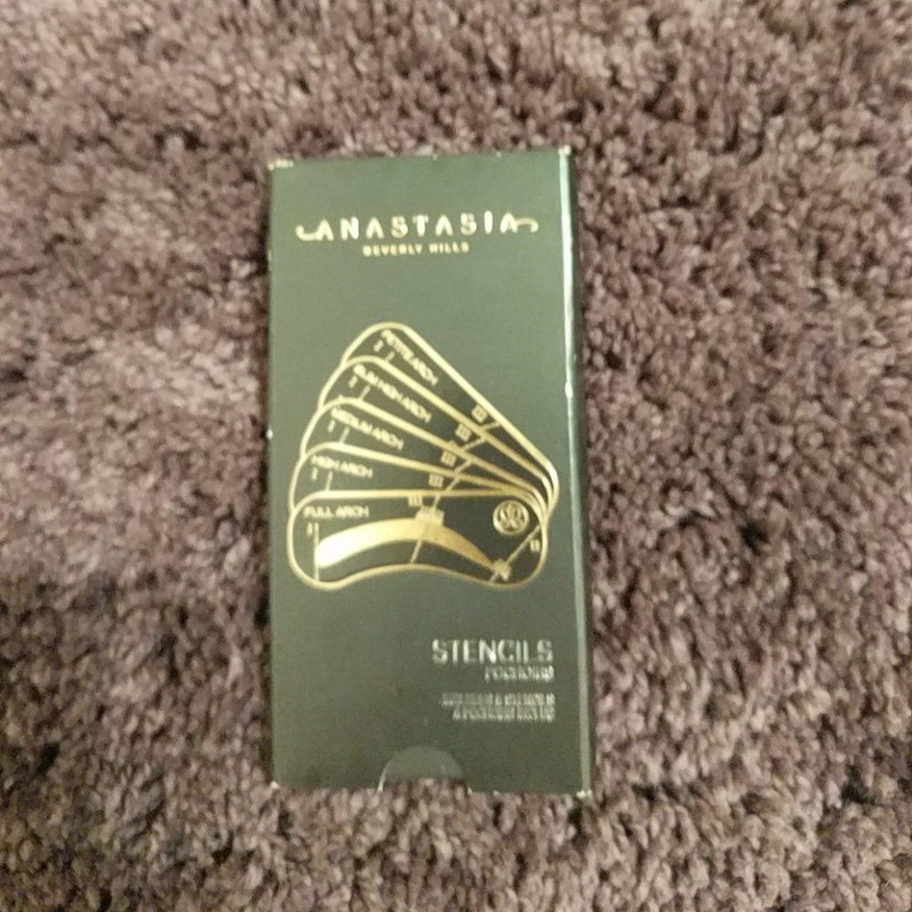 Anastasia Beverly hills brow stencils
